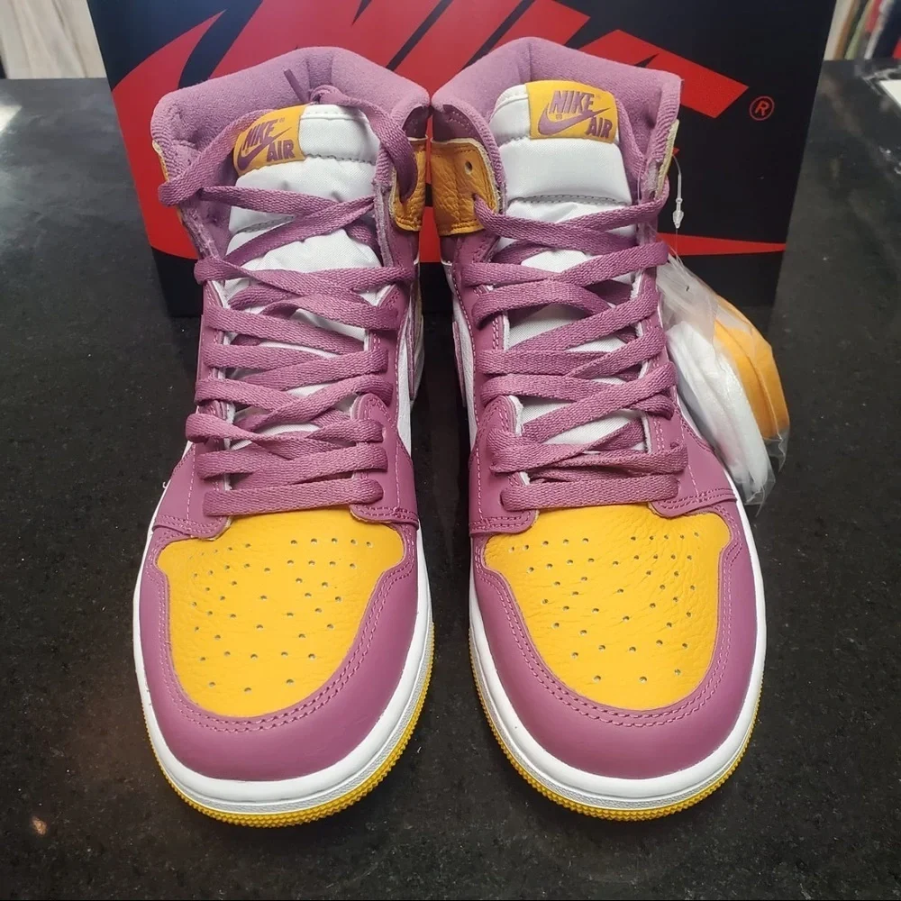 Sz 9.5 Air Jordan 1 Retro High OG 'Brotherhood'